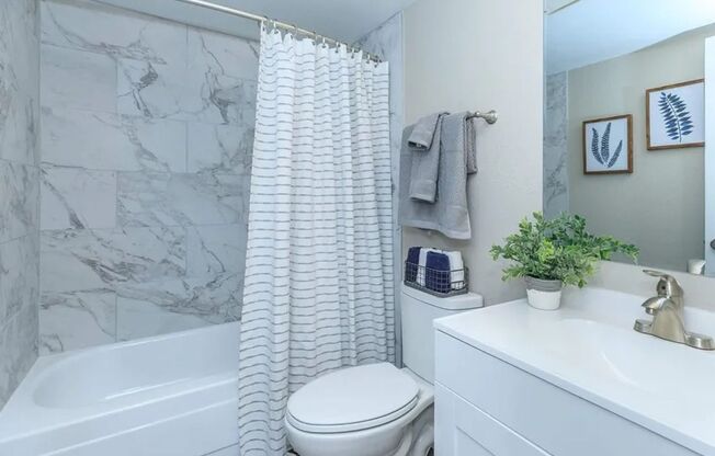 2 beds, 1 bath, 676 sqft, $1,049