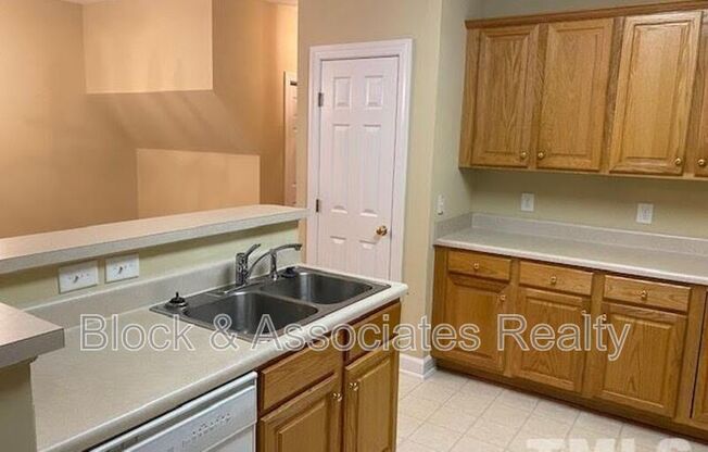 4666 POOH COR DR