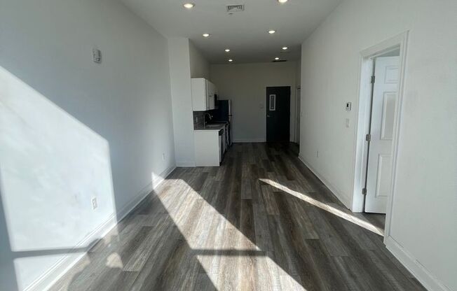 1 bed, 1 bath, 580 sqft, $1,345, Unit 416