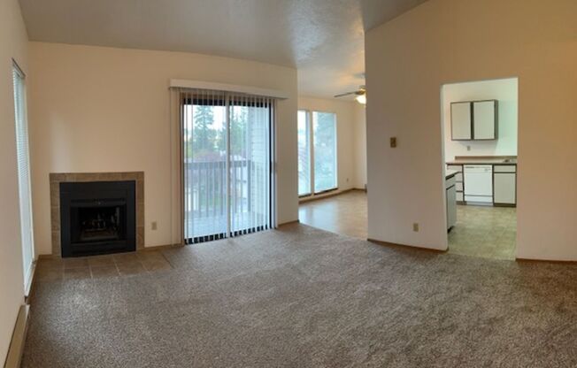 2 beds, 1 bath, 826 sqft, $1,295, Unit 14