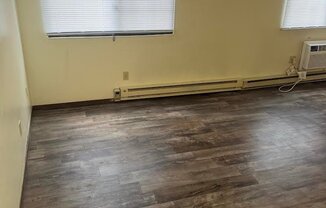 454 W Dayton St