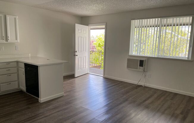 1 bed, 1 bath, 650 sqft, $1,170, Unit 3463-4