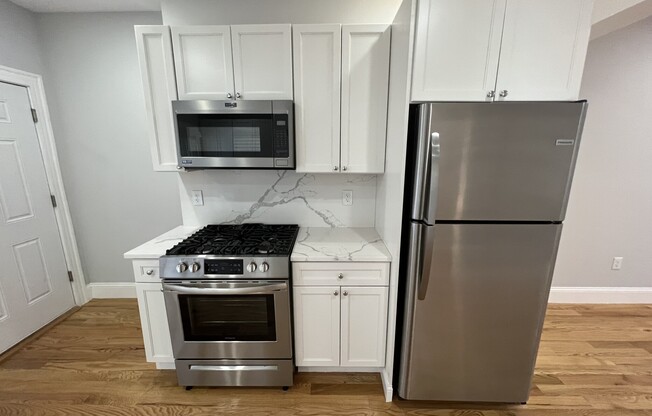2 beds, 1 bath, $4,350, Unit 6