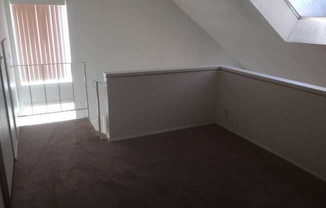 1 bed, 1 bath, 834 sqft, $1,475, Unit 902