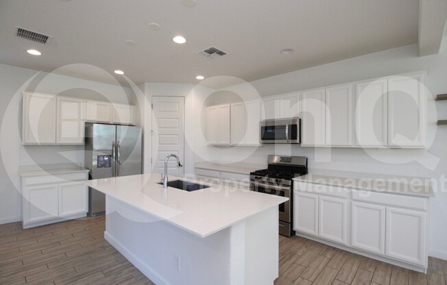 2438 E WARBLER RD