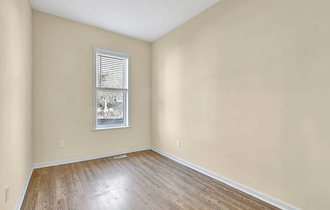 2 beds, 1 bath, $1,800, Unit Unit 1