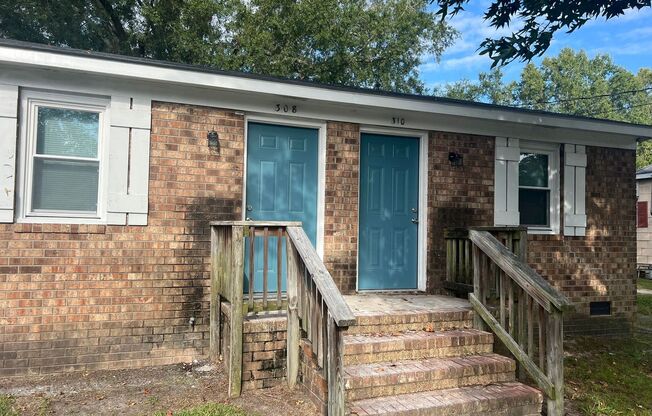 1 bed, 1 bath, 544 sqft, $650, Unit 308 Myrtle Ave