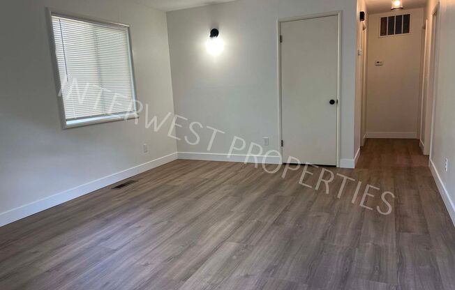 2 beds, 1 bath, 840 sqft, $1,995