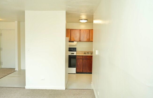 2 beds, 1 bath, $1,550, Unit Apt #08