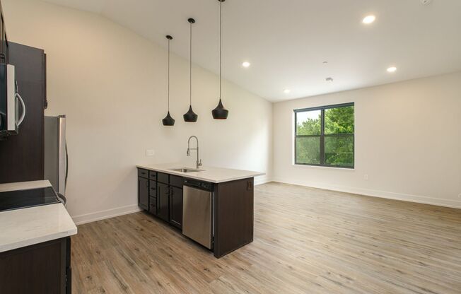 1 bed, 1 bath, $1,405, Unit 1050 N 4th St. Apt. 417