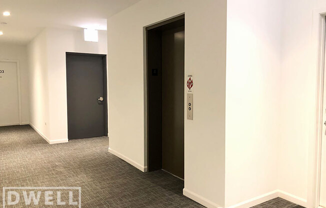 2535 W Fullerton Ave