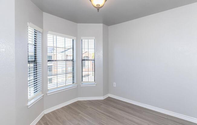 1 bed, 1 bath, 741 sqft, $1,099