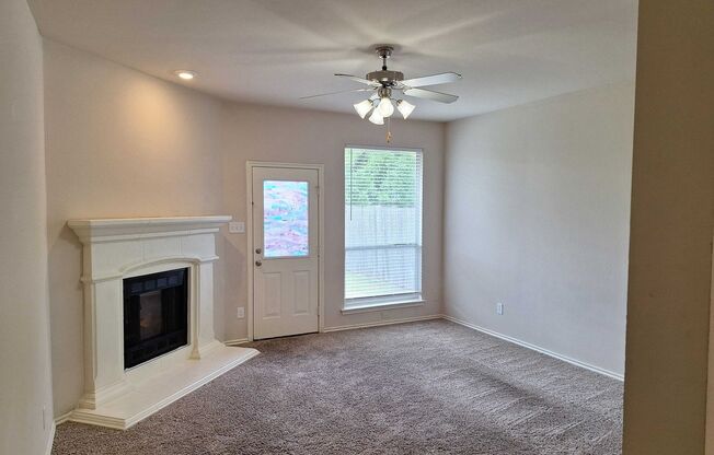 Cute Clean Turn Key Home in Alxandra Meadows