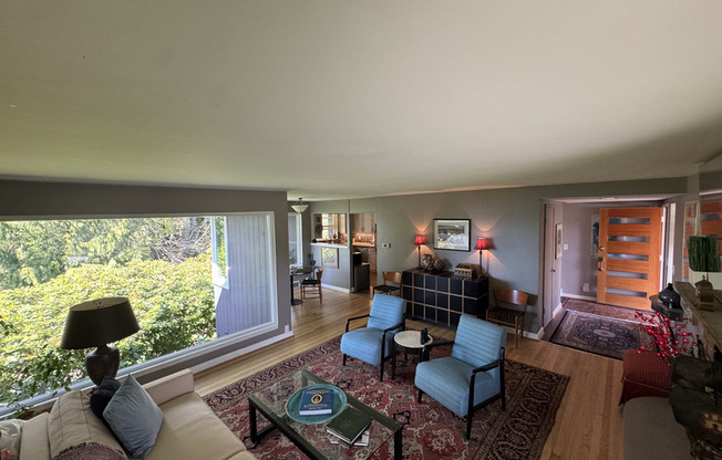 3433 MAGNOLIA BLVD W