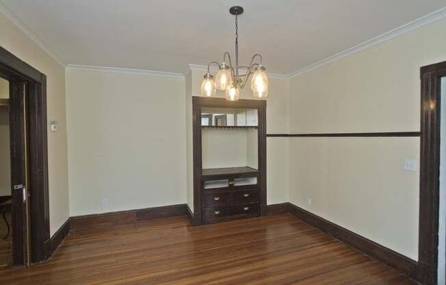 2 beds, 1 bath, $1,850, Unit 1