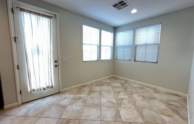 3 beds, 2.5 baths, $1,900, Unit Gate code is K089621 OR K160772