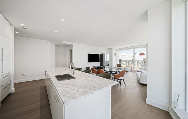 3 beds, 3 baths, 1,989 sqft, $16,800, Unit 5112