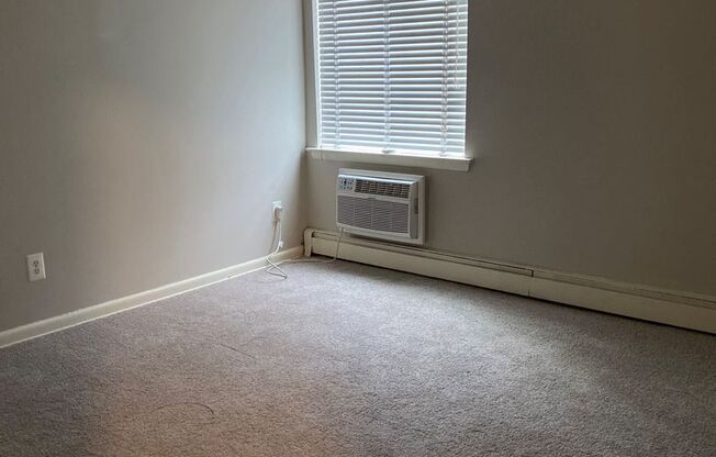 2 beds, 1 bath, 800 sqft, $1,415, Unit 267