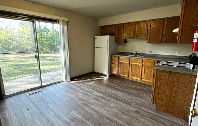 2820-2822 Beverly Hills Dr