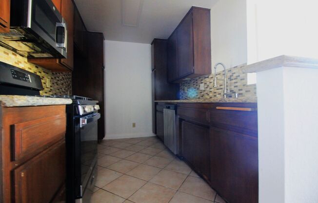 2 beds, 2 baths, $2,595, Unit 108