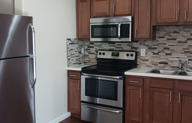2 beds, 1.5 baths, 1,047 sqft, $1,395, Unit Unit 19