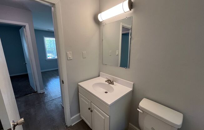 2 beds, 1 bath, 800 sqft, $899, Unit 108