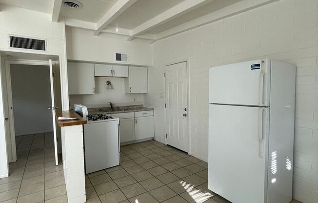 1 bed, 1 bath, 550 sqft, $995, Unit 22