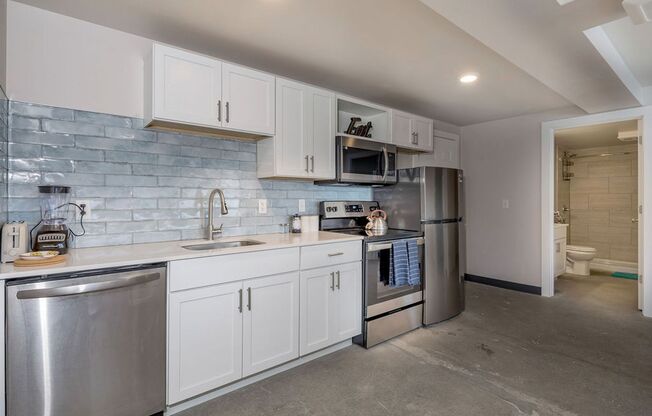 2 beds, 2 baths, 886 sqft, $1,793, Unit 604