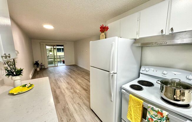 2 beds, 1 bath, 742 sqft, $1,695, Unit 107