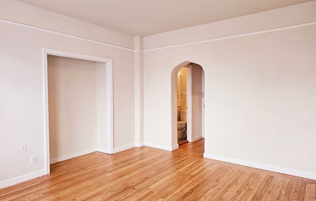 Studio, 1 bath, 450 sqft, $2,400, Unit 504