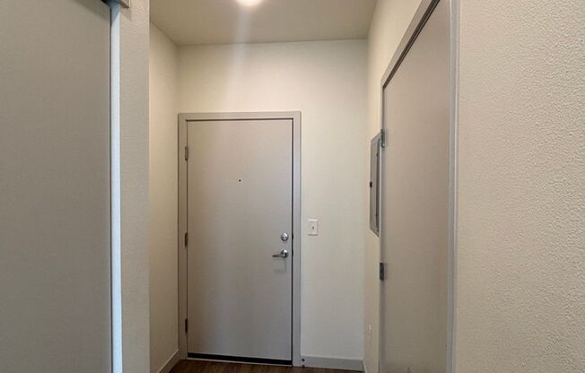 Studio, 1 bath, 306 sqft, $1,295, Unit 415