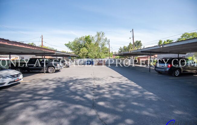 2 beds, 1 bath, 580 sqft, $1,049, Unit C4