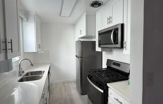 540 San Vicente Blvd