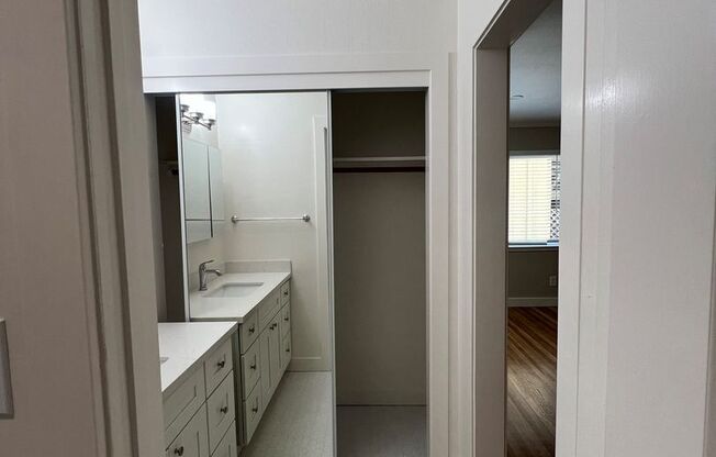 Studio, 1 bath, 450 sqft, $1,550, Unit 203 - STUDIO