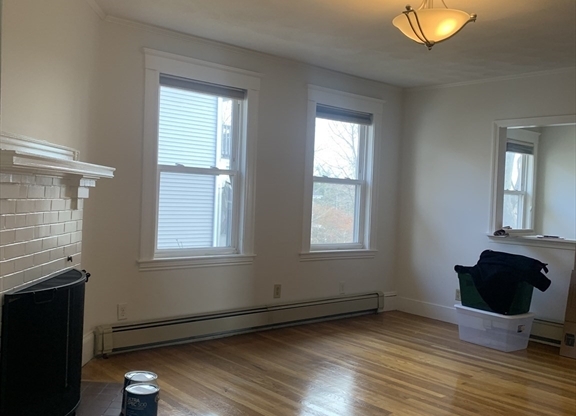 2 beds, 1 bath, 1,300 sqft, $3,000, Unit 1