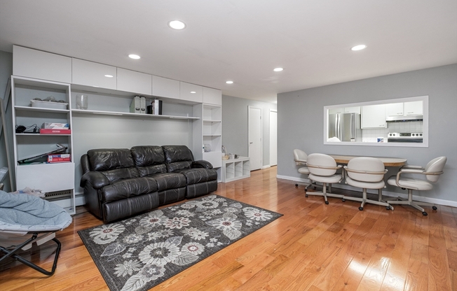 121 Tremont St