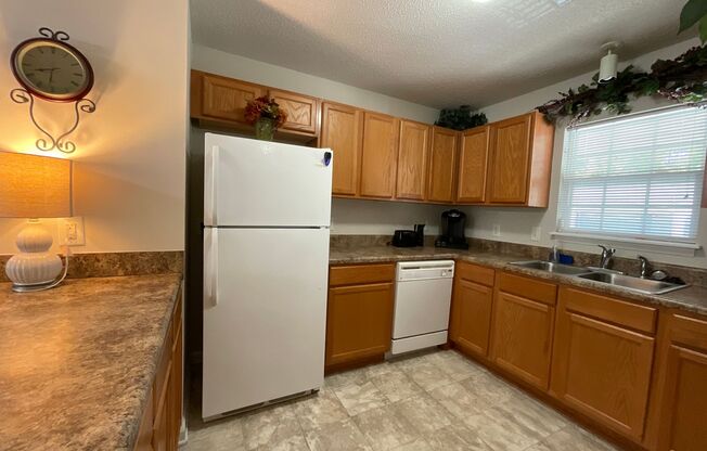 2 beds, 2 baths, 1,131 sqft, $2,400, Unit 2766-7 Fully Furnished Unit