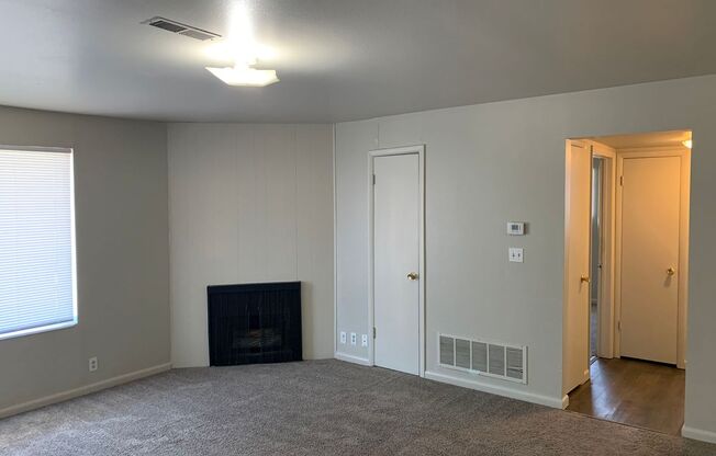 4371 / 4365 S Fairbourne Ave