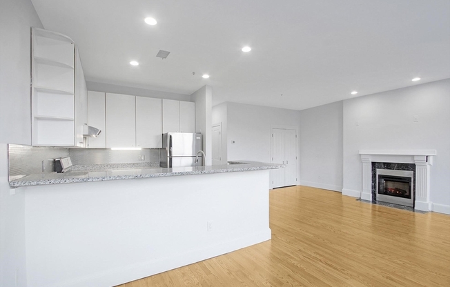 140 BOYLSTON ST