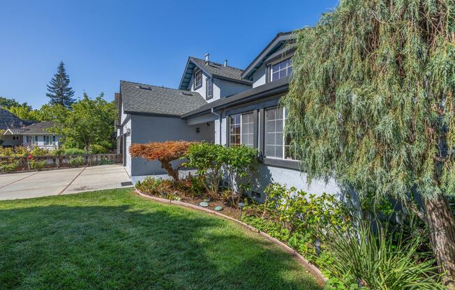 Elegant 3-Bedroom Home in Palo Alto’s Midtown Neighborhood – Peaceful Cul-de-Sac Location with Pond