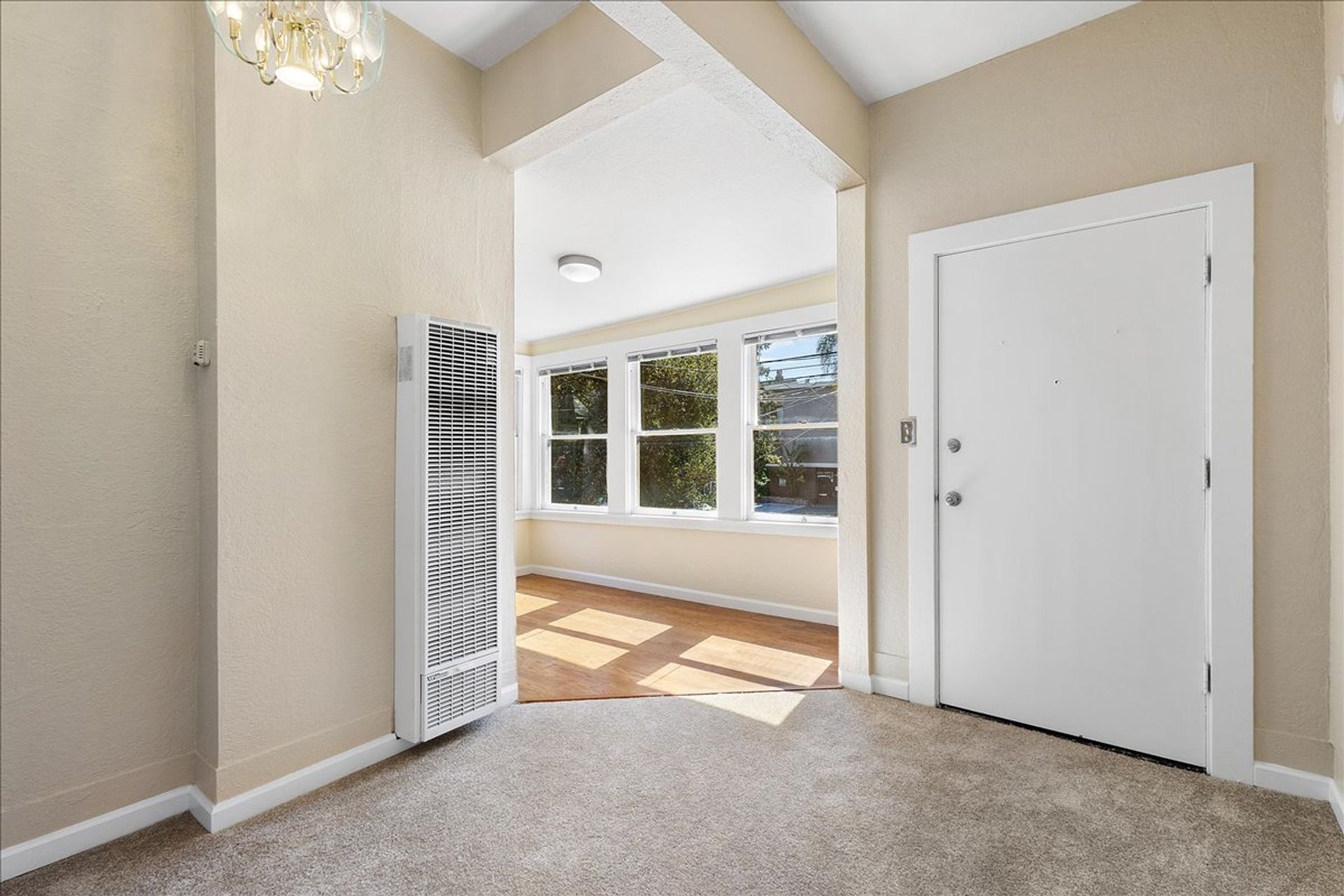 2241 San Jose Ave #D - 1 bedroom | 1 bath | Upper unit