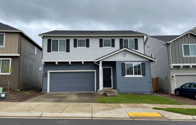 Beautiful 4 Bedroom 2.5 Bath Home Located In Camas! Camas School District! Open Concept!