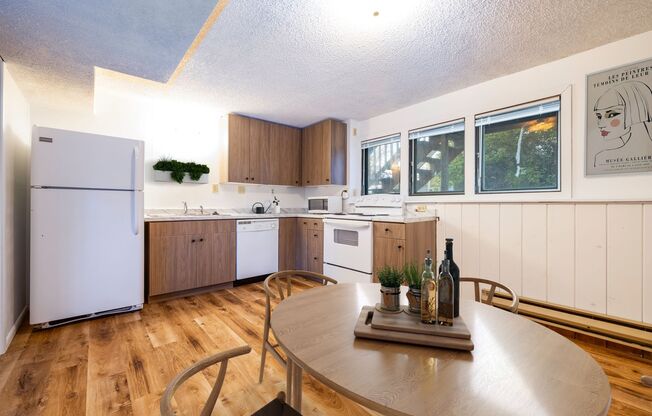 2 bedroom 1 bath close to downtown