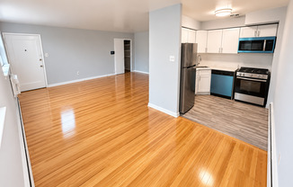 2 beds, 1 bath, 900 sqft, $1,600, Unit B2A