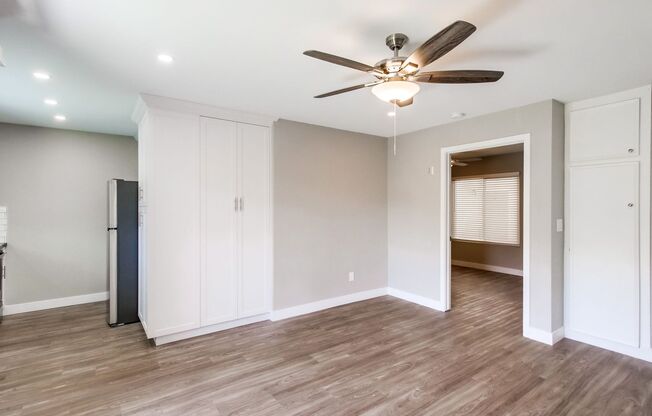 2 beds, 2 baths, 800 sqft, $2,895, Unit 107