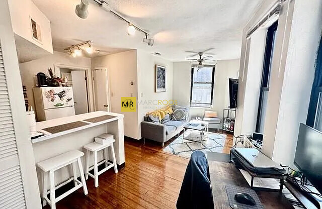 13 Charter St.