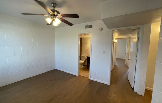 2 beds, 2 baths, 950 sqft, $1,250, Unit 534J