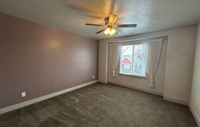 3 Bedroom 2.5 Bathroom Townhome in Santaquin!