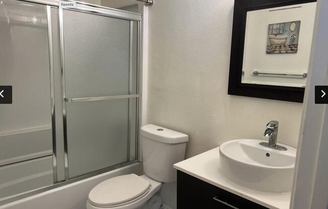 18555 Collins St. C27