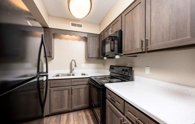 the preserve at ballantyne commons apartment kitchen